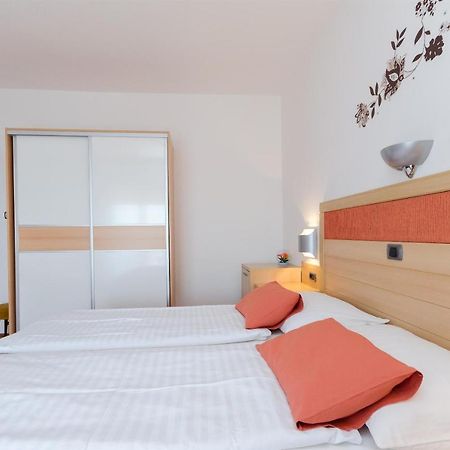 Apartments Mirjana Lopar Bagian luar foto