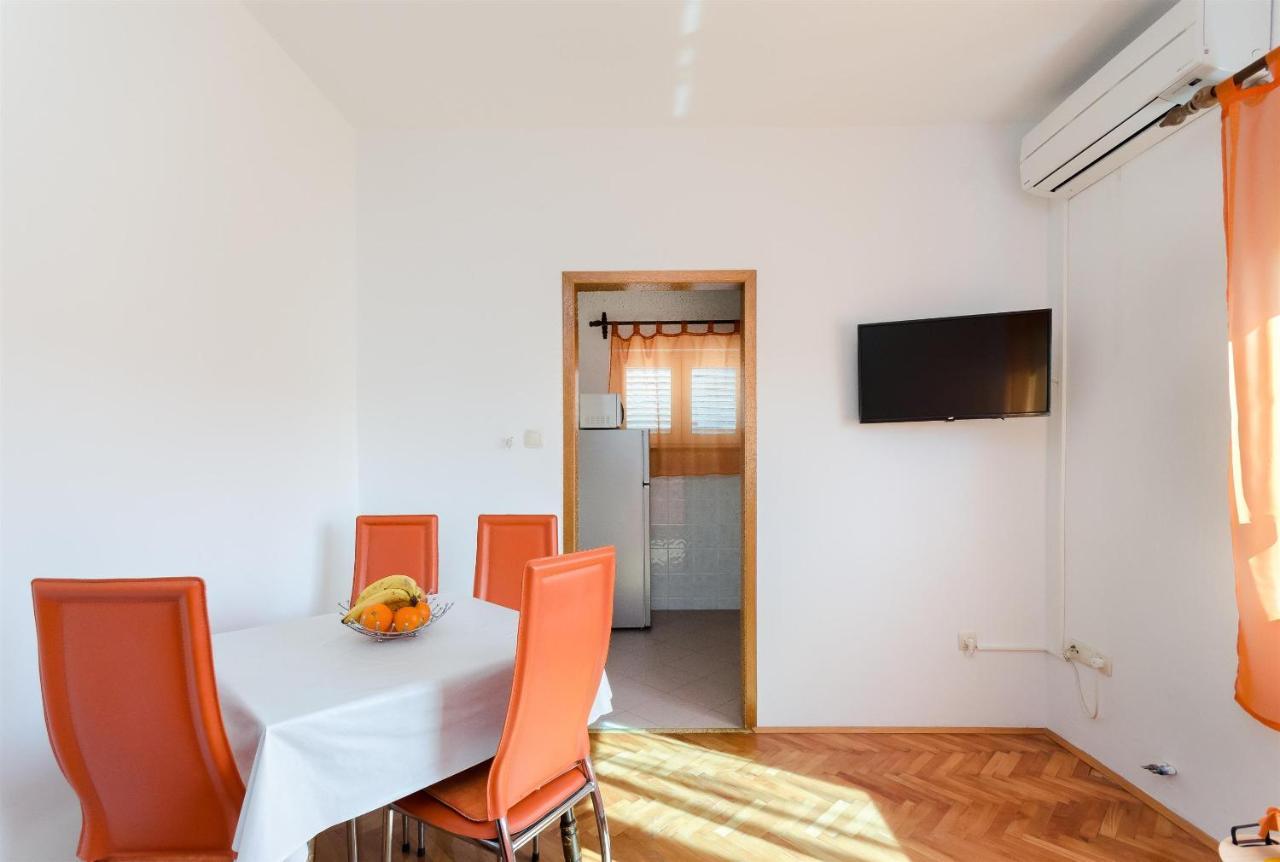Apartments Mirjana Lopar Bagian luar foto