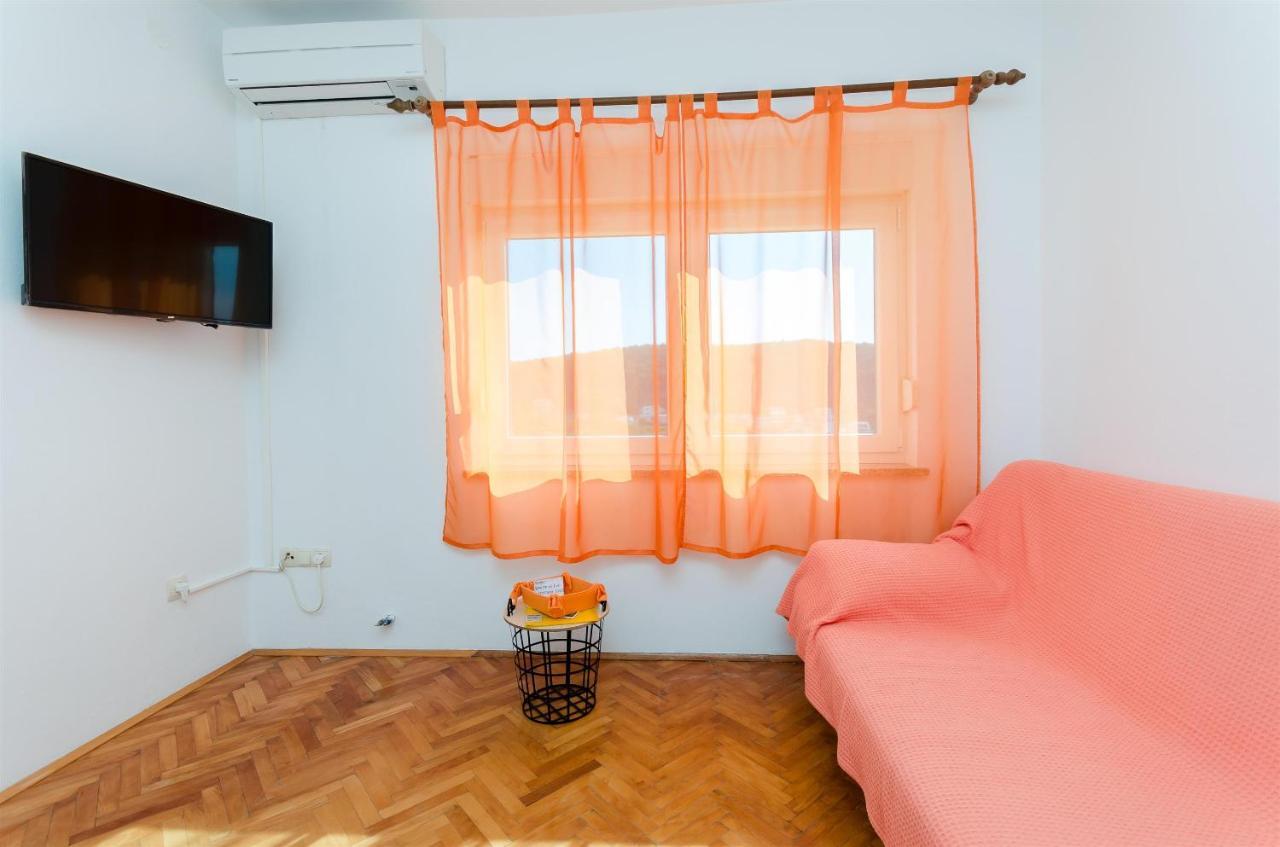 Apartments Mirjana Lopar Bagian luar foto