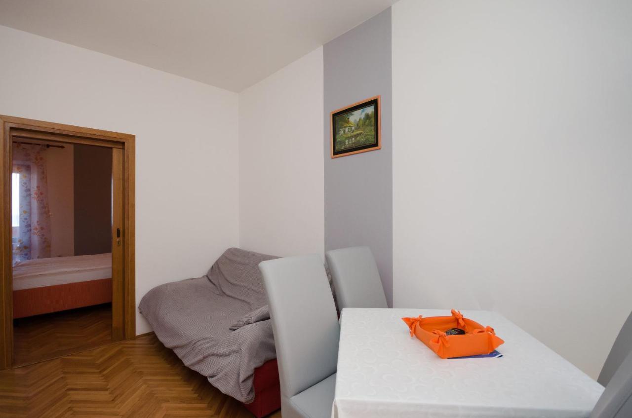 Apartments Mirjana Lopar Bagian luar foto