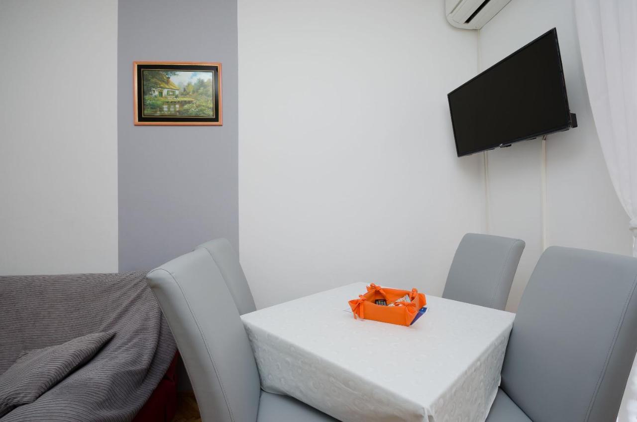 Apartments Mirjana Lopar Bagian luar foto