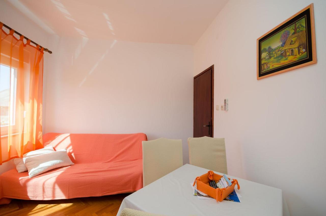 Apartments Mirjana Lopar Bagian luar foto