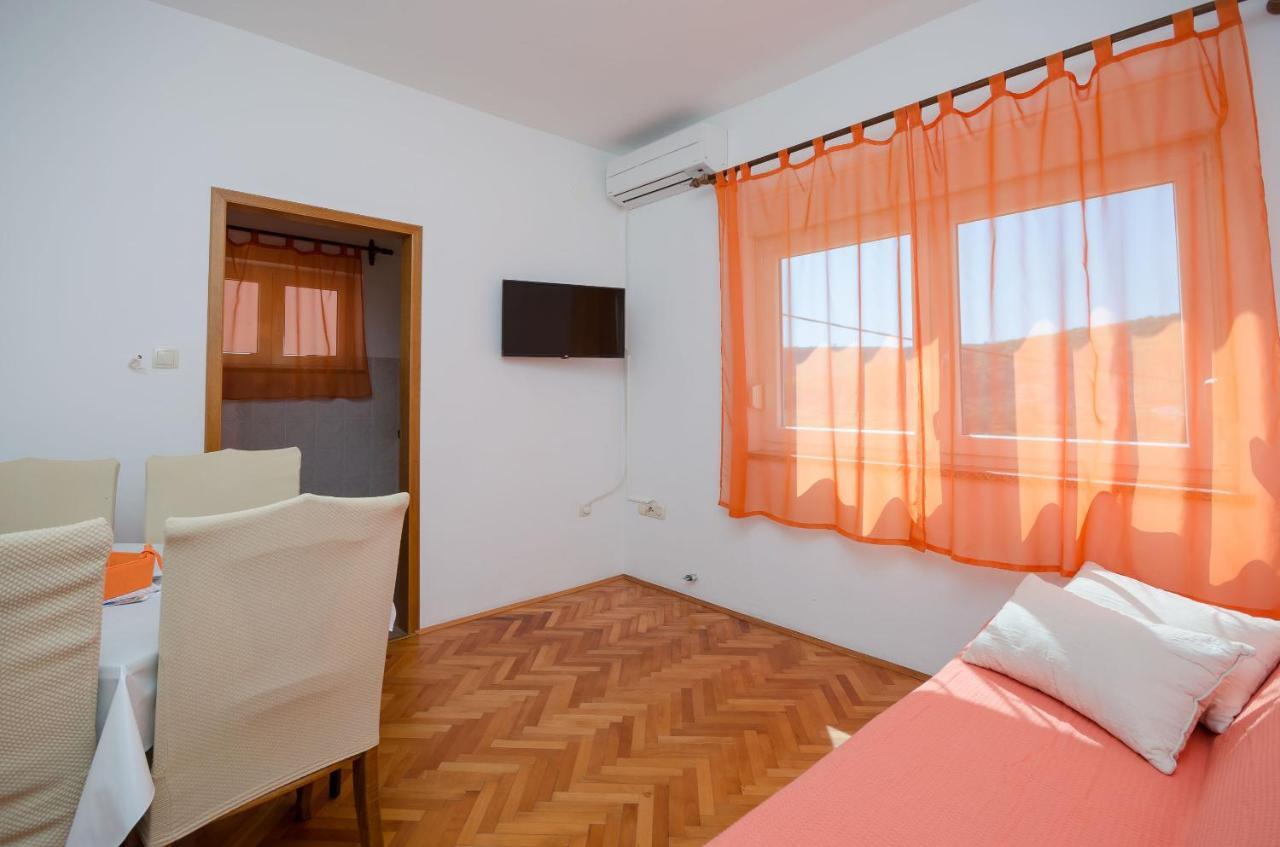 Apartments Mirjana Lopar Bagian luar foto