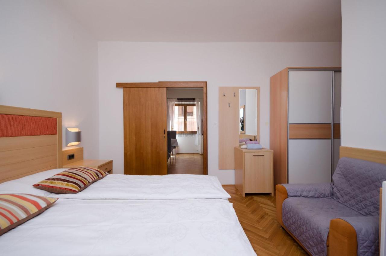 Apartments Mirjana Lopar Bagian luar foto