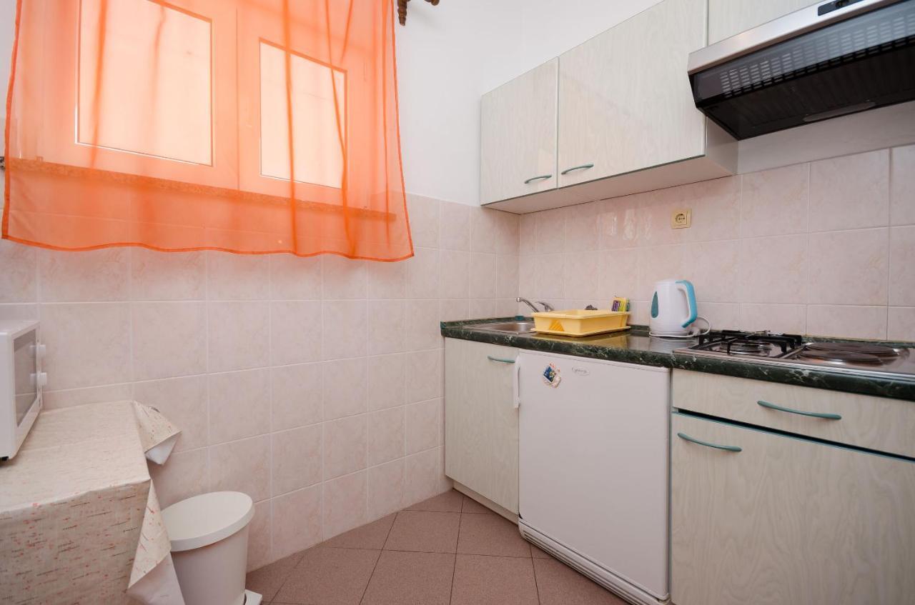Apartments Mirjana Lopar Bagian luar foto