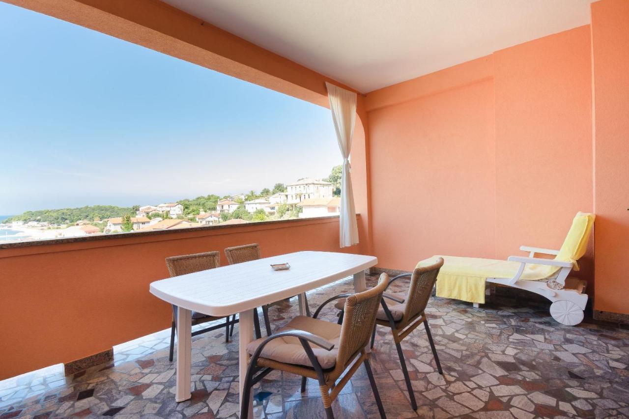 Apartments Mirjana Lopar Bagian luar foto