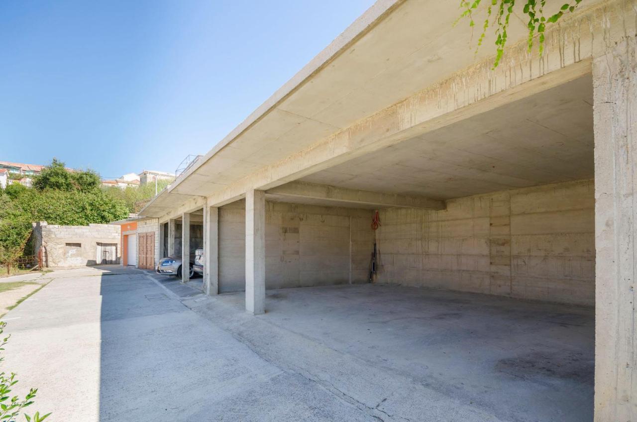 Apartments Mirjana Lopar Bagian luar foto